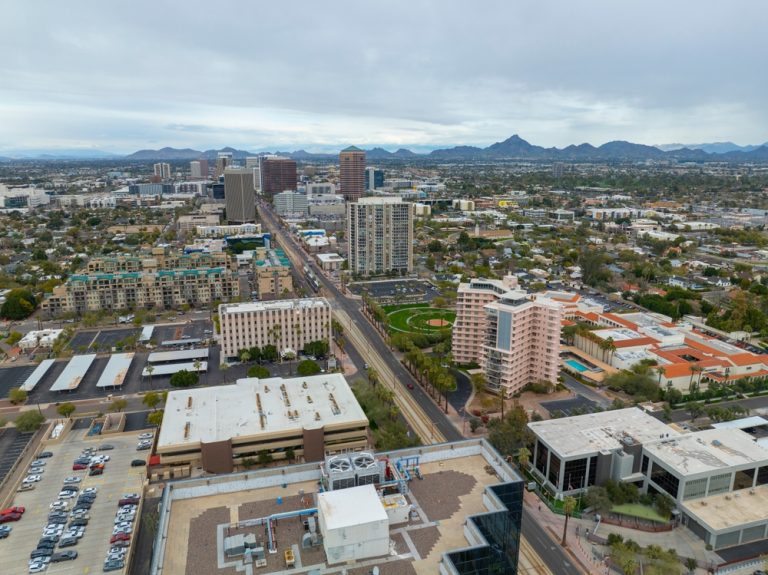 Photo in pheonix Arizona place advertising in the Arizona Buiness Gazette